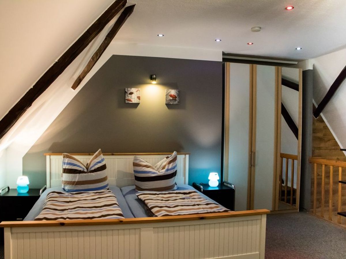 Bettwäsche und Handtücher